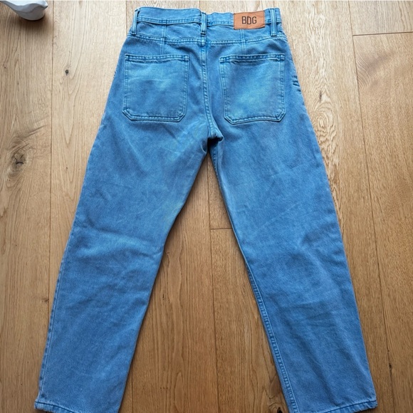 BDG URBAN OUTFITTERS LIGHT BLUE CURVED FIT JEANS - 28 - Picture 8 of 16
